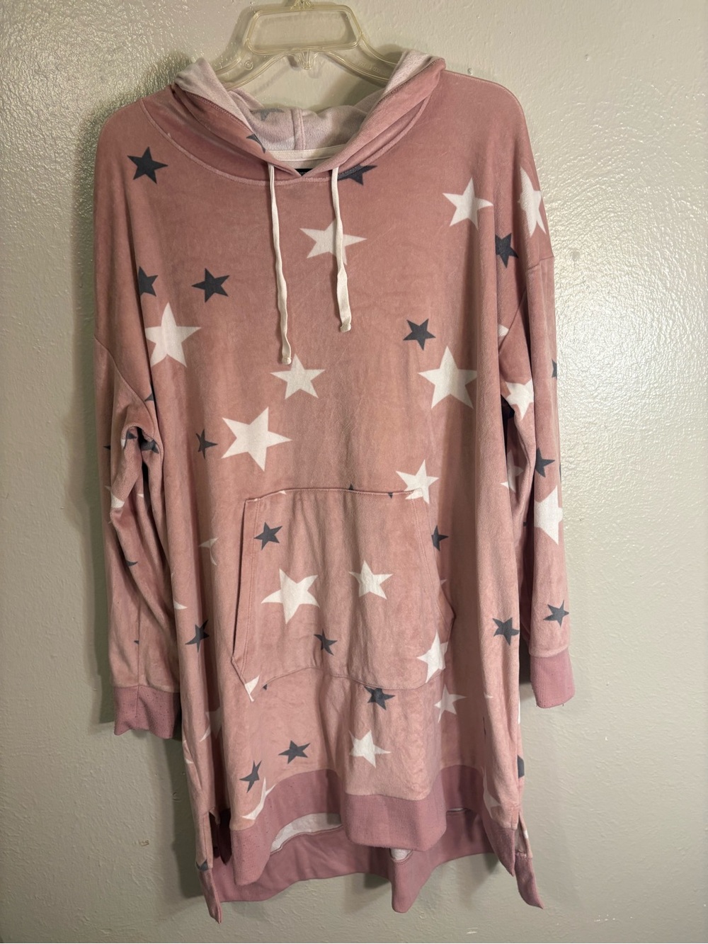 Simply Vera Wang Pink Fuzzy Thin Hoodie with Stars Size Large